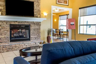 Photo 3 - Comfort Inn & Suites Franklin East