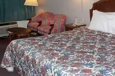 Photo 2 - Royal Inn Knoxville Airport Alcoa