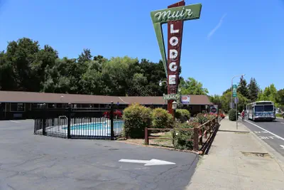 Photo 2 - Muir Lodge Motel