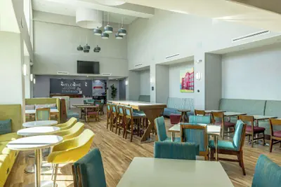 Photo 2 - Hampton Inn & Suites Cleburne