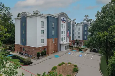 Photo 2 - Candlewood Suites Houston (The Woodlands) by IHG