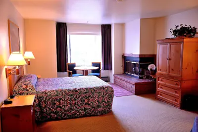 Photo 5 - Pacific Gardens Inn