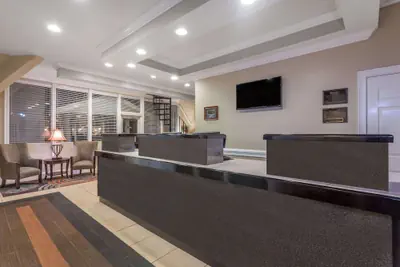 Photo 3 - Travelodge by Wyndham Lakeland