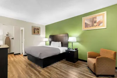 Photo 5 - Quality Inn Tullahoma