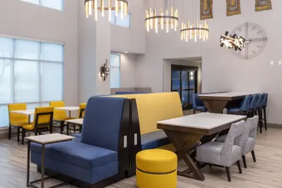 Photo 3 - Hampton Inn & Suites Manteca