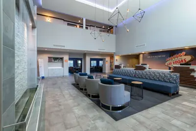 Photo 5 - La Quinta Inn & Suites by Wyndham Las Vegas Airport South