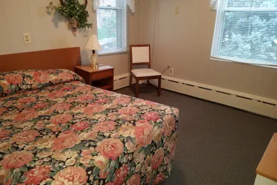 Photo 4 - Simmons Motel