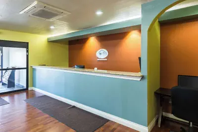 Photo 4 - Suburban Studios Beaumont