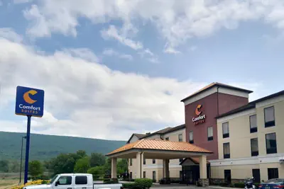 Photo 2 - Comfort Suites Altoona North