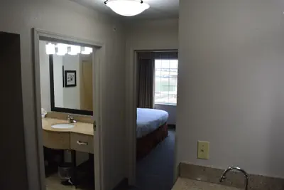 Photo 5 - Country Inn & Suites by Radisson, Oklahoma City - Quail Springs, OK