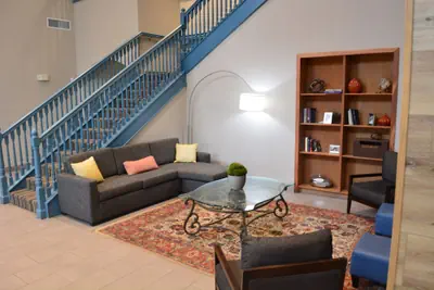Photo 2 - Country Inn & Suites by Radisson, Oklahoma City - Quail Springs, OK