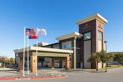 Photo 2 - La Quinta Inn & Suites by Wyndham Austin NW/Lakeline Mall