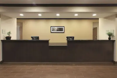 Photo 3 - La Quinta Inn & Suites by Wyndham Memphis Wolfchase