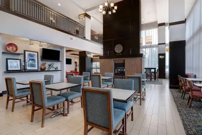 Photo 4 - Hampton Inn & Suites Seattle/Federal Way