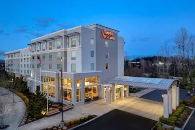 Photo 2 - Hampton Inn & Suites Seattle/Federal Way