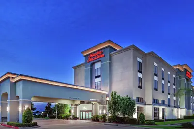 Photo 2 - Hampton Inn & Suites Houston/League City