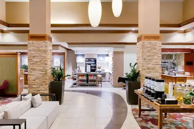 Photo 3 - Hilton Garden Inn Milwaukee Airport
