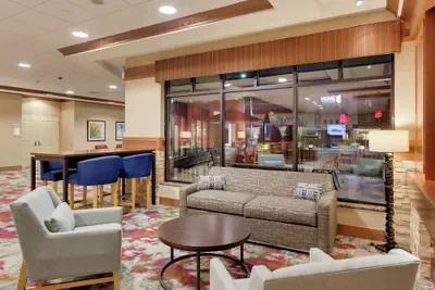 Photo 5 - Hilton Garden Inn Milwaukee Airport