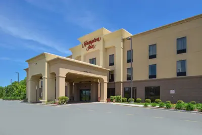 Photo 2 - Hampton Inn Milford