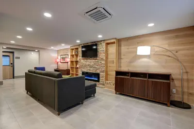 Photo 2 - Country Inn & Suites by Radisson, Pierre, SD
