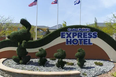 Photo 2 - Cedar Point's Express Hotel