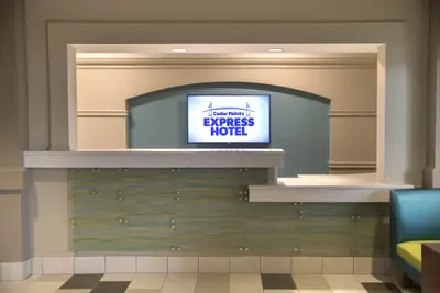Photo 4 - Cedar Point's Express Hotel