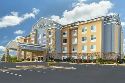 Photo 2 - Fairfield Inn & Suites by Marriott Commerce