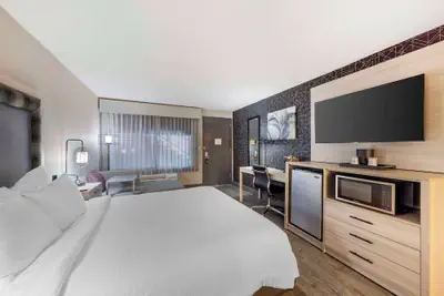 Photo 2 - Aiden by Best Western South Reno