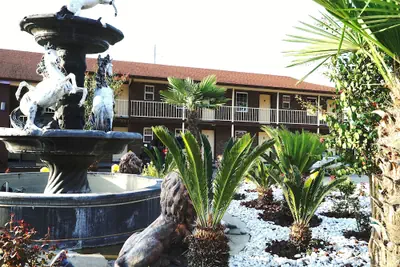 Photo 2 - Savannah Inn and Suites