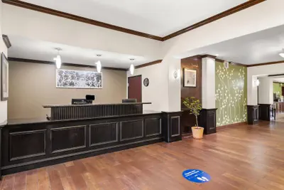 Photo 4 - Sleep Inn & Suites Bush Intercontinental - IAH East