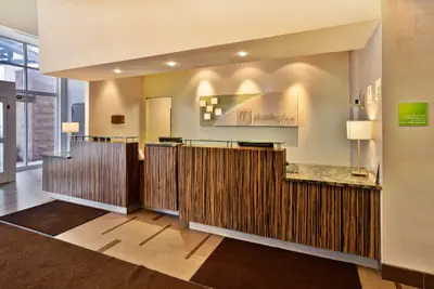 Photo 3 - Holiday Inn Detroit Metro Airport by IHG