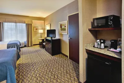 Photo 5 - Holiday Inn Detroit Metro Airport by IHG