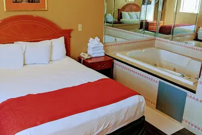 Photo 2 - Jets Motor Inn