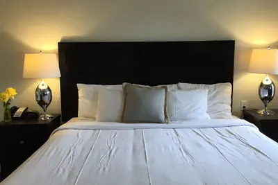 Photo 5 - Beach Bungalow Inn and Suites