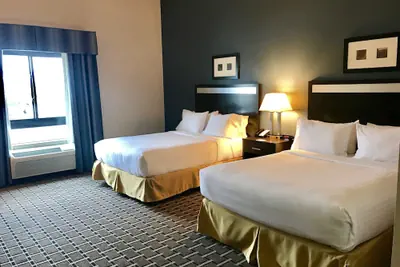 Photo 4 - Holiday Inn Express & Suites Morton - Peoria Area by IHG