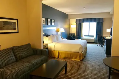 Photo 5 - Holiday Inn Express & Suites Morton - Peoria Area by IHG