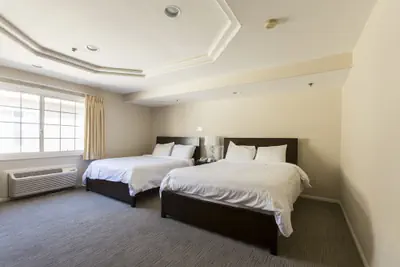 Photo 4 - Wilshire Crest Hotel Los Angeles