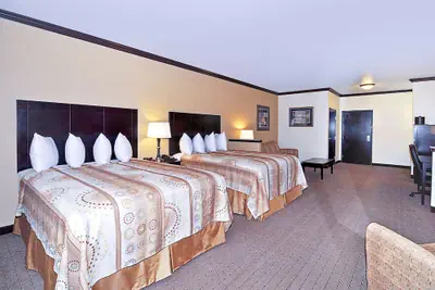 Photo 2 - Best Western Plus Royal Mountain Inn & Suites