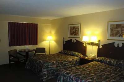 Photo 4 - Wilmington Inn Wilmington