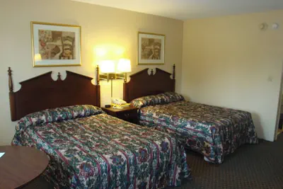 Photo 5 - Wilmington Inn Wilmington