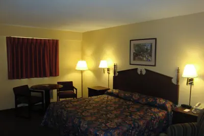 Photo 4 - Wilmington Inn Wilmington