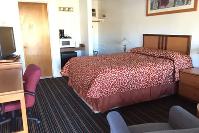 Photo 3 - Klamath Motor Lodge