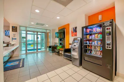 Photo 4 - Motel 6 Eagle Pass, TX - Lakeside