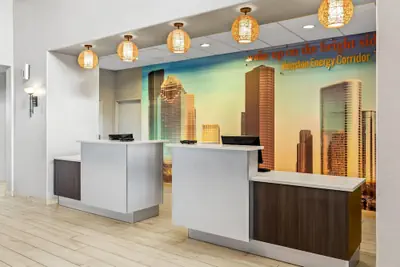 Photo 3 - La Quinta Inn & Suites by Wyndham Houston Energy Corridor