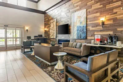 Photo 4 - La Quinta Inn & Suites by Wyndham Houston Energy Corridor