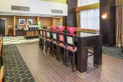 Photo 4 - Hampton Inn & Suites Tulsa/Catoosa