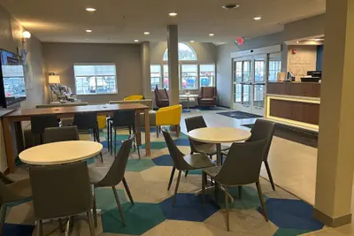 Photo 2 - Microtel Inn & Suites by Wyndham Mansfield
