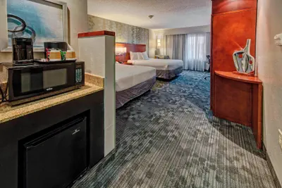 Photo 4 - Courtyard by Marriott Alexandria