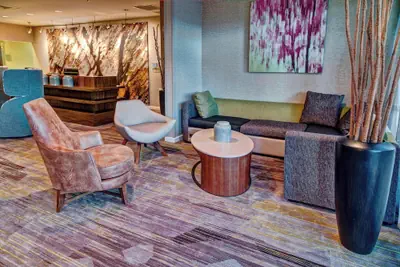 Photo 2 - Courtyard by Marriott Alexandria