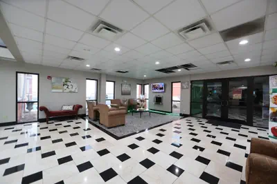 Photo 4 - Quality Inn & Suites Mattoon South